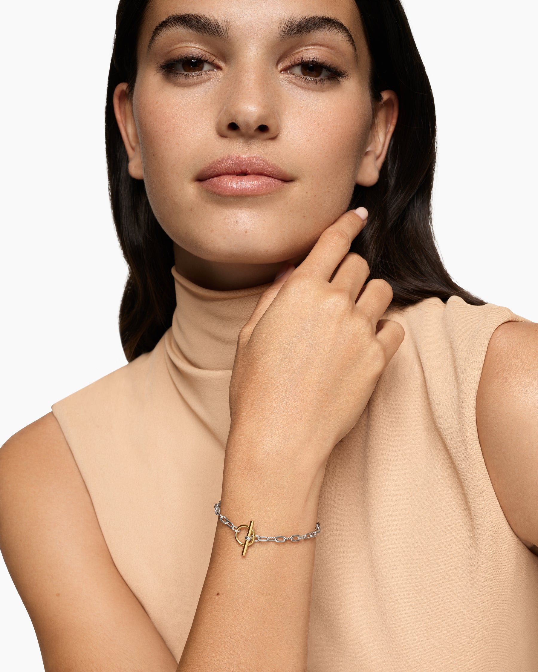 DY Madison Toggle Chain Bracelet in Sterling Silver with 18K Yellow Gold, 3mm - Image 2