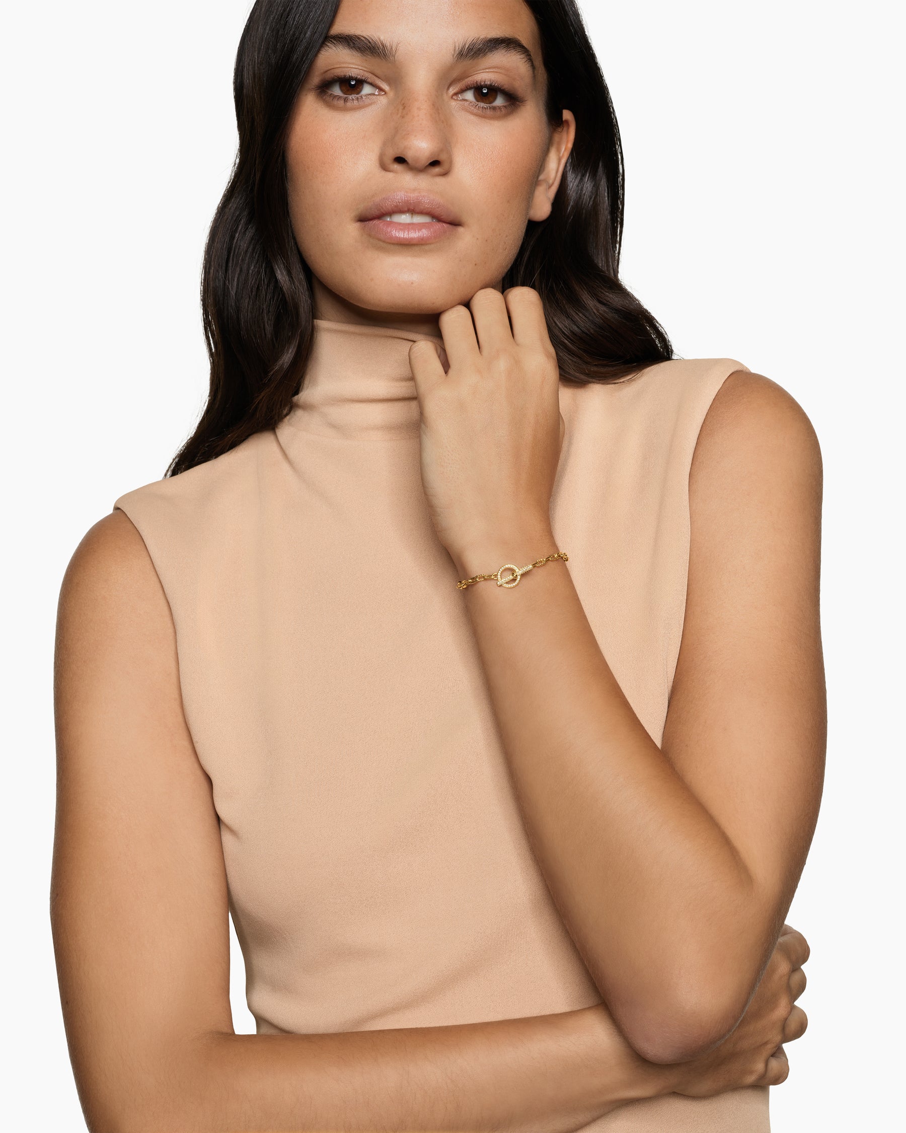 DY Madison Pavé Toggle Chain Bracelet in 18K Yellow Gold with Diamonds, 3mm - Image 2