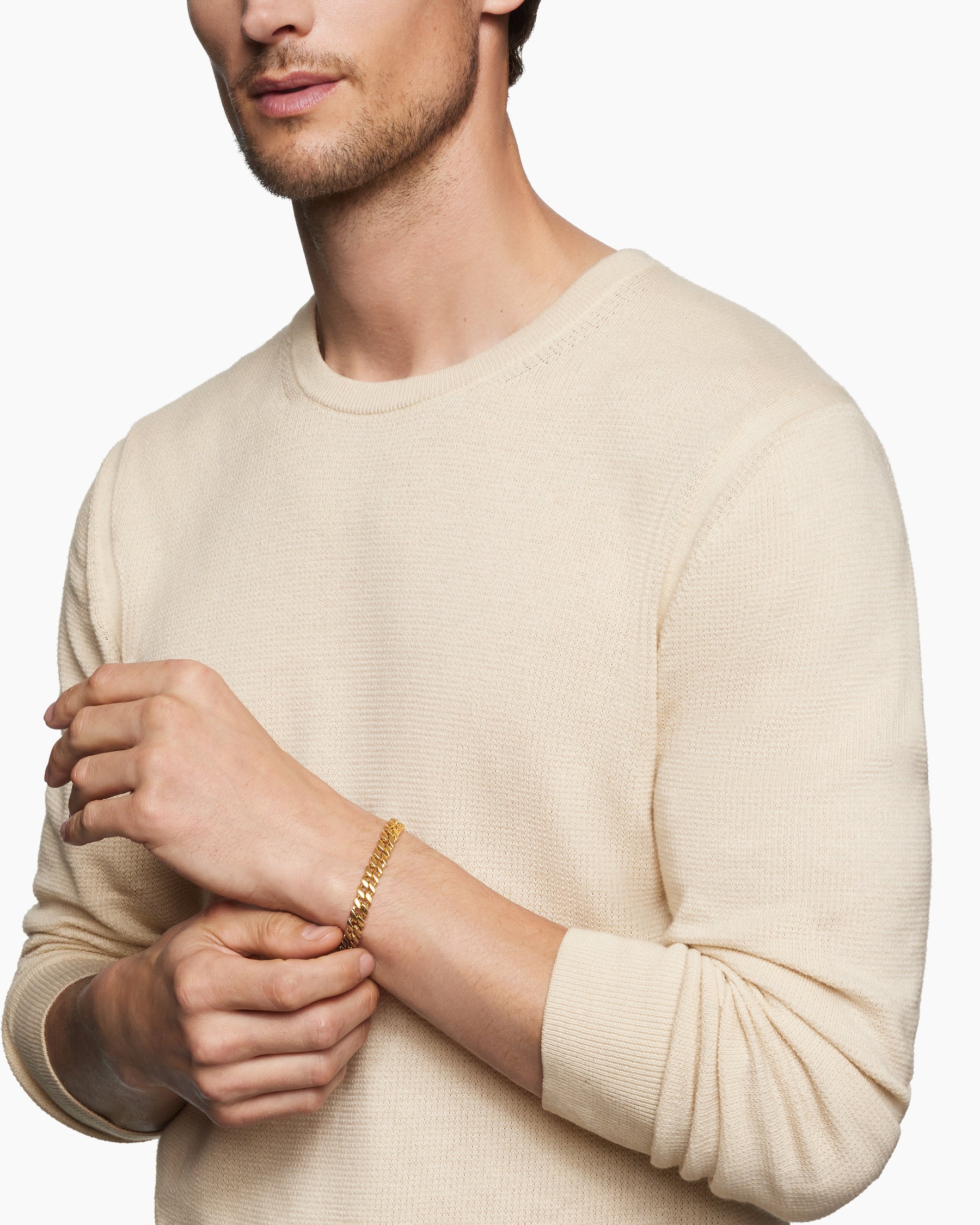 Alternative view of Curb Chain Bracelet in 18K Yellow Gold, 8mm