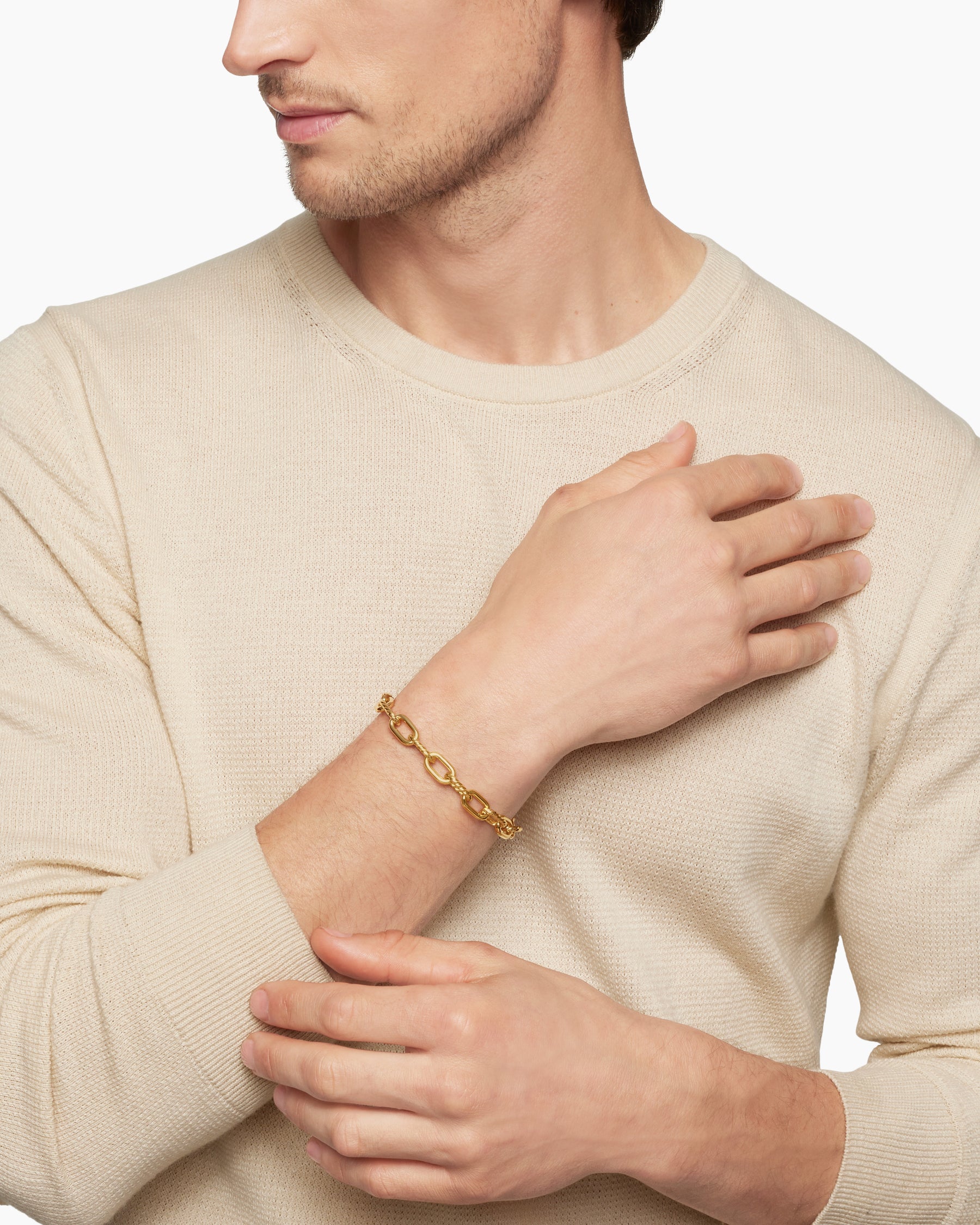 Alternative view of DY Madison Chain Bracelet in 18K Yellow Gold, 8.5mm