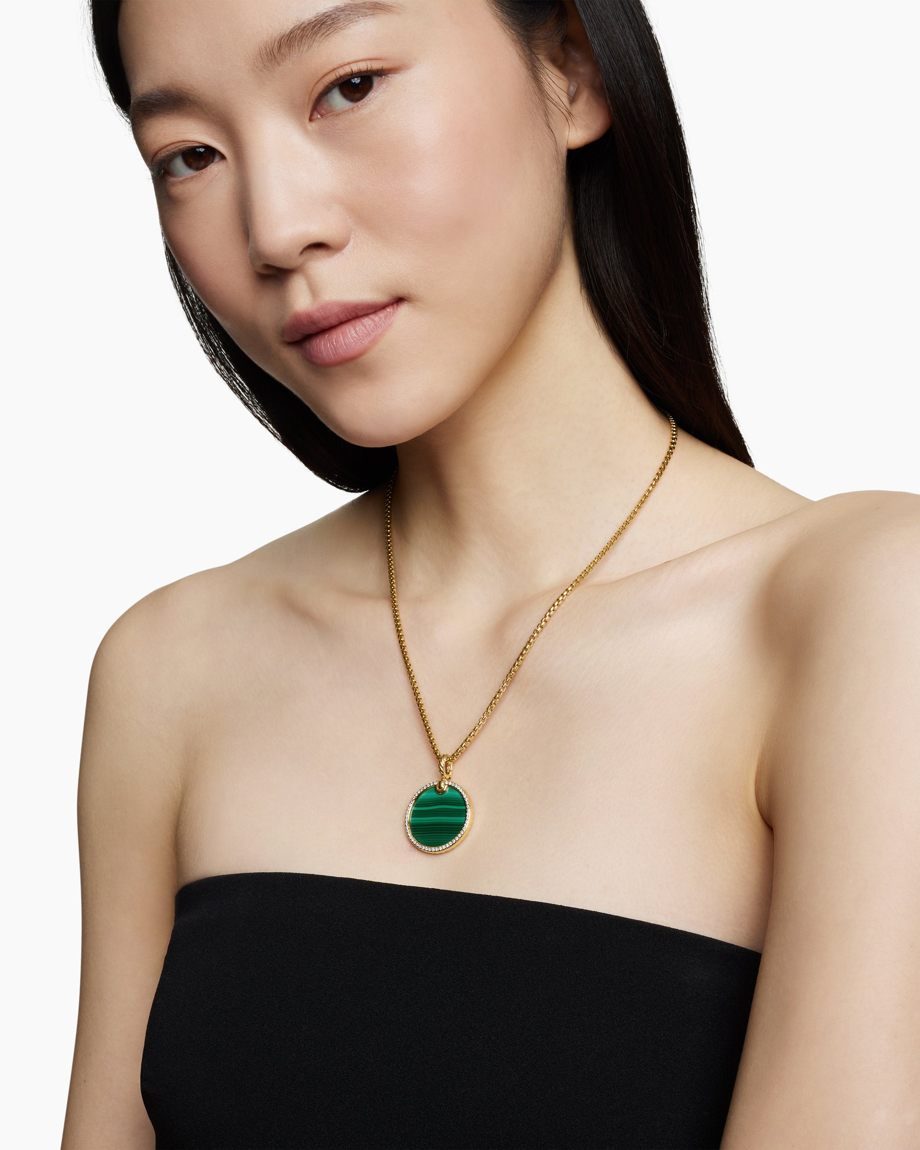 DY Elements Disc Pendant in 18K Yellow Gold with Malachite and Diamond Rim, 24mm - Image 2