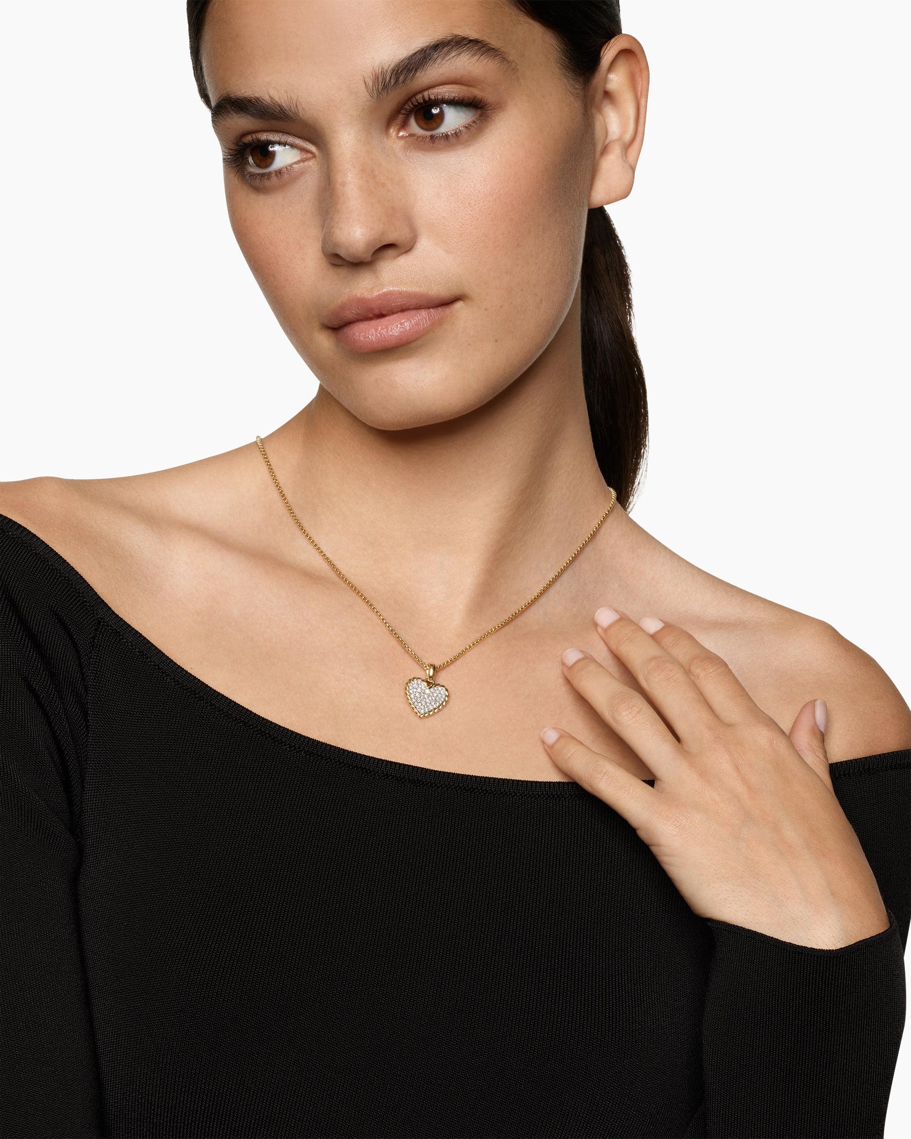 Pavé Heart Amulet in 18K Yellow Gold with Diamonds, 15.6mm - Image 2