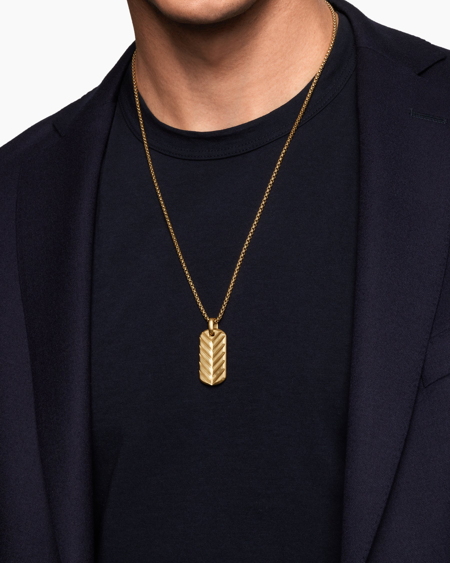 Chevron Tag in 18K Yellow Gold, 35mm - Image 7