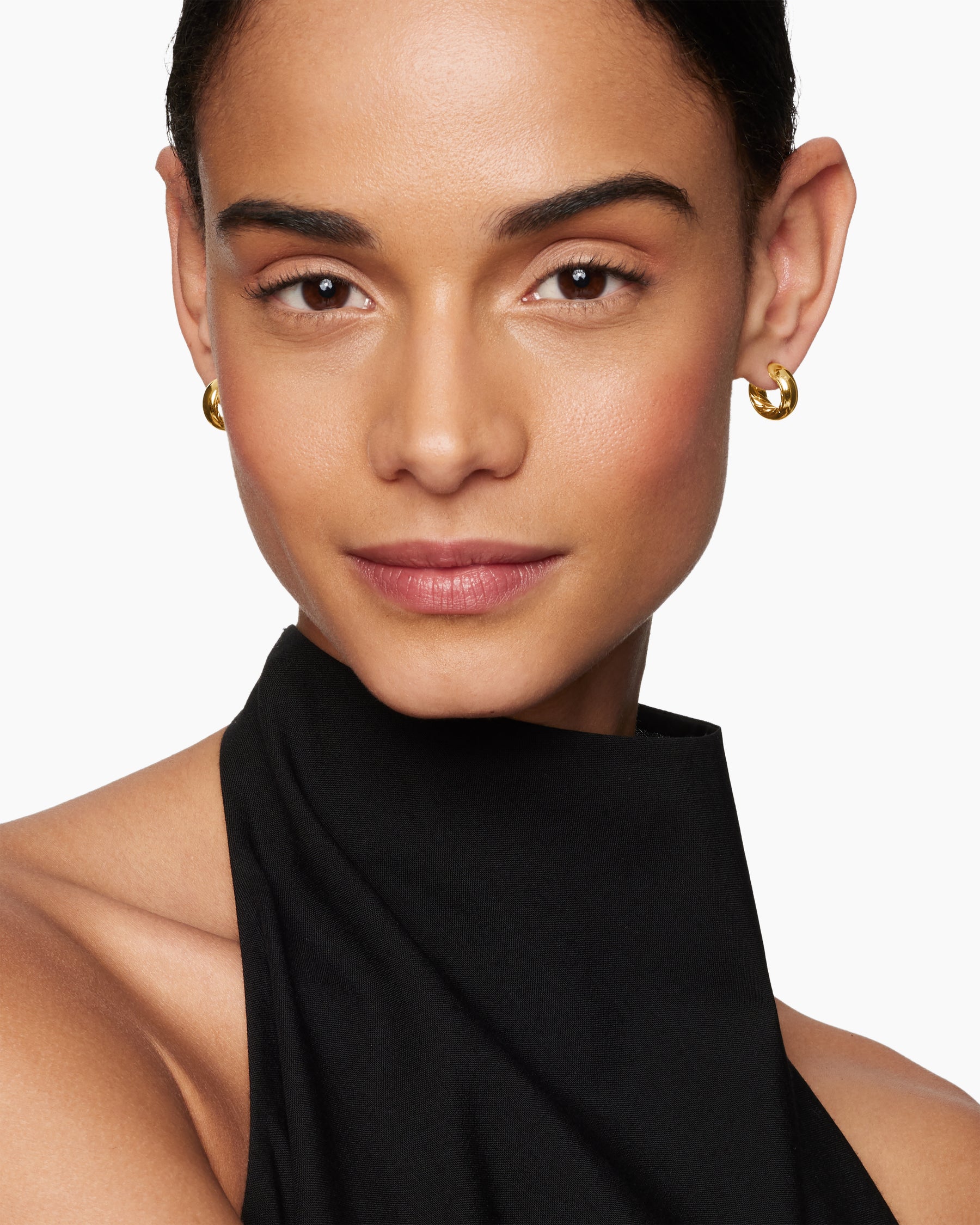 DY Mercer Micro Hoop Earrings in 18K Yellow Gold, 13.4mm - Image 2