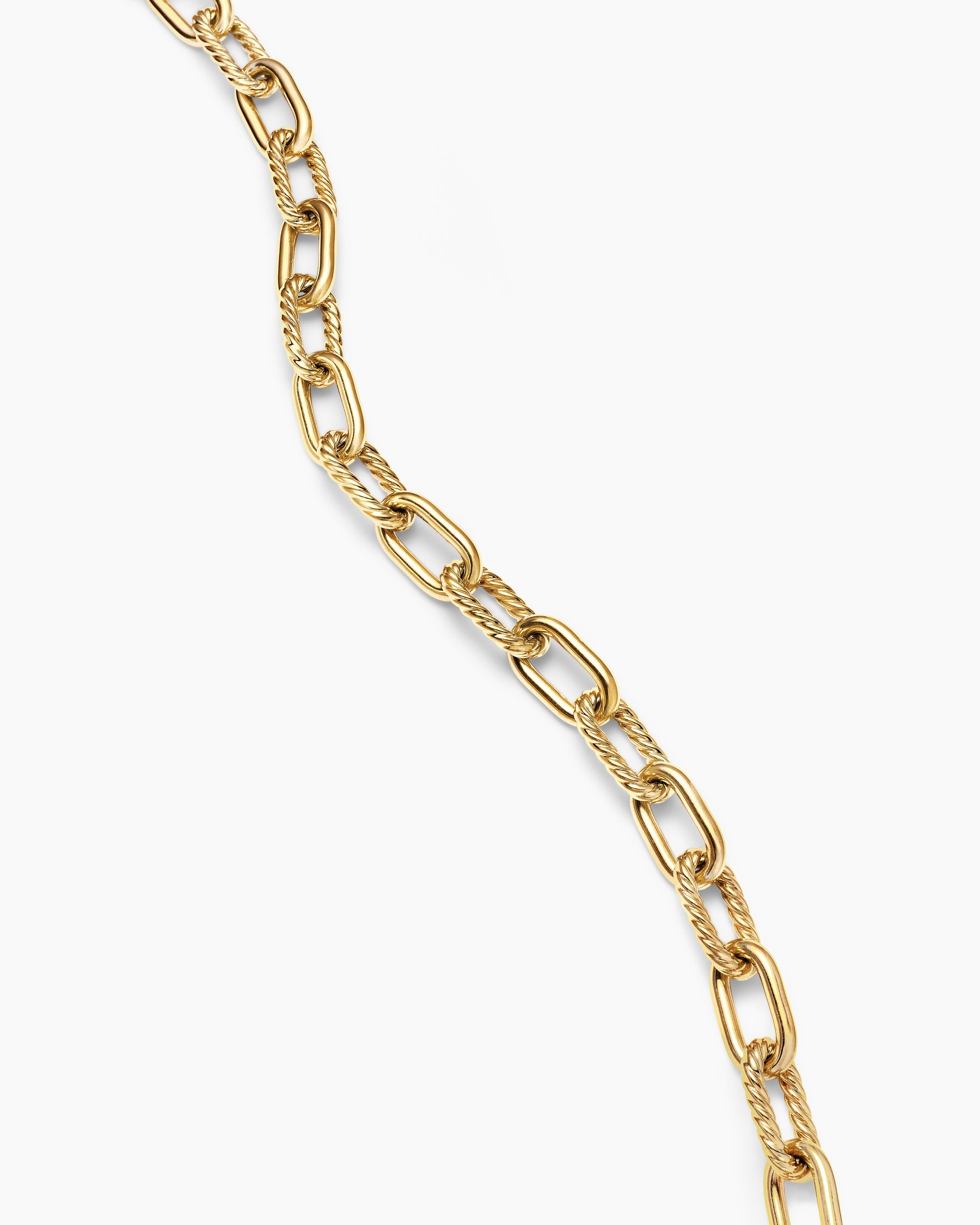 DY Madison Toggle Chain Necklace in 18K Yellow Gold, 11mm - Image 4