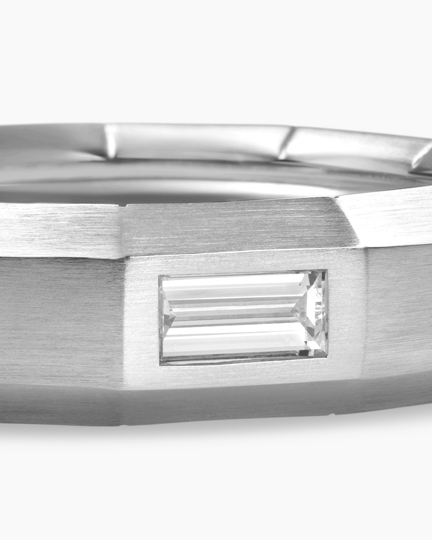 Faceted Band Ring in 18K White Gold with Center Diamond, 6mm - Image 7