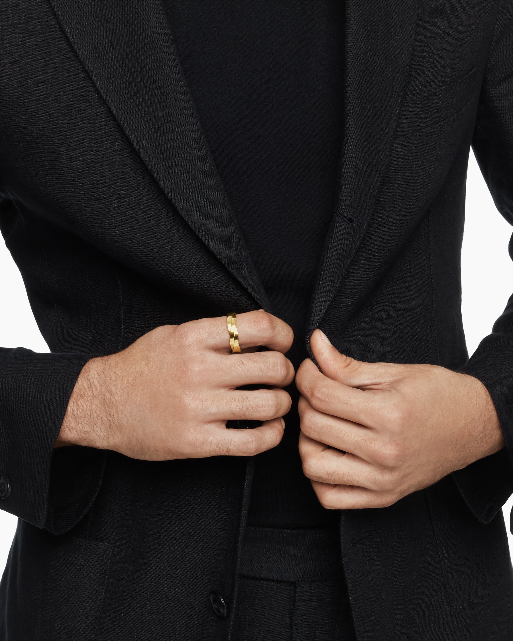 Alternative view of DY Helios Band Ring in 18K Yellow Gold, 6mm