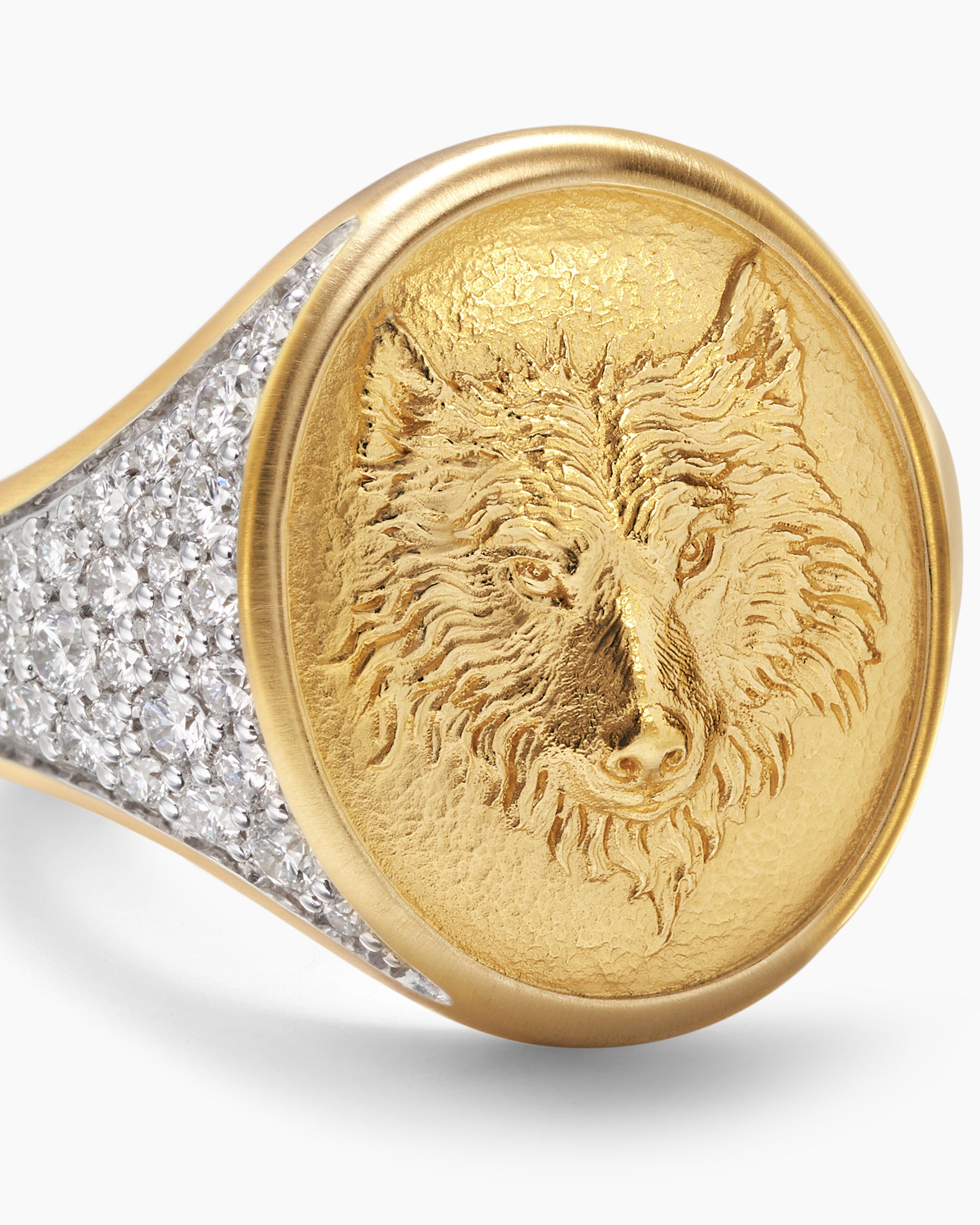 Petrvs Wolf Signet Ring in 18K Yellow Gold with Diamonds, 21.5mm - Image 5