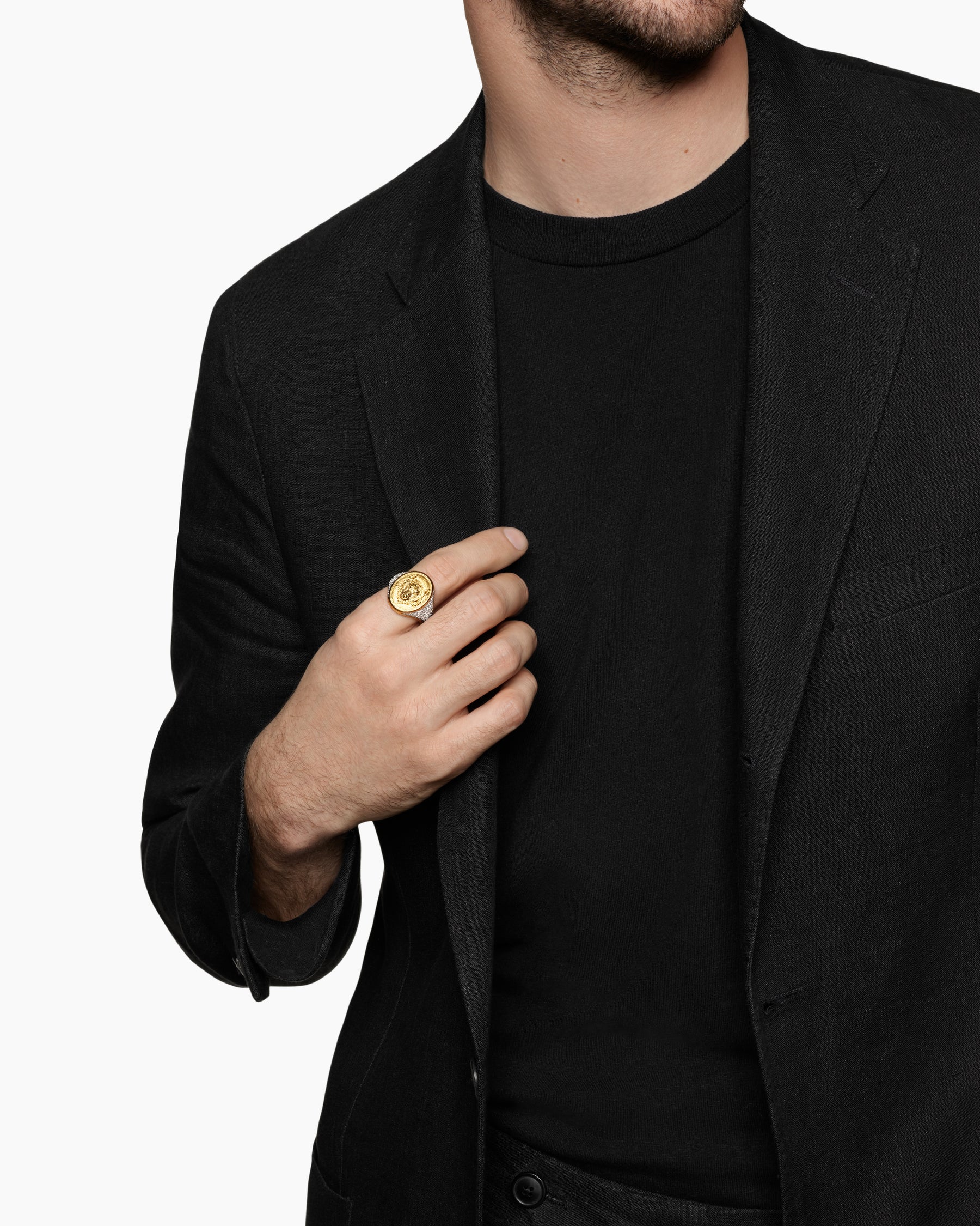 Petrvs Wolf Signet Ring in 18K Yellow Gold with Diamonds, 21.5mm - Image 2