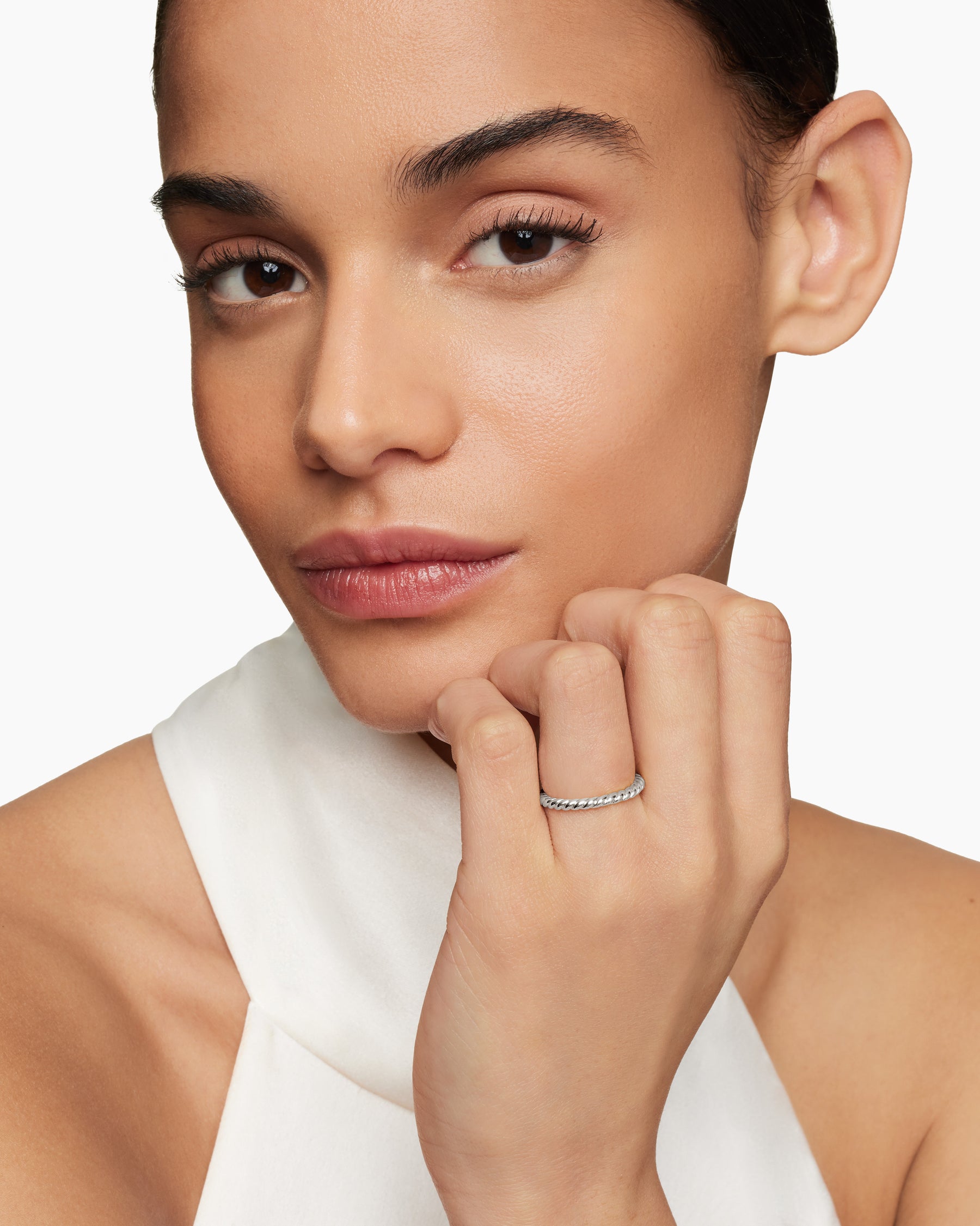 DY Cable Band Ring in Platinum, 2mm - Image 7